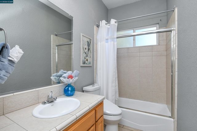 204 Chaps Ct, Oakley, CA 94561