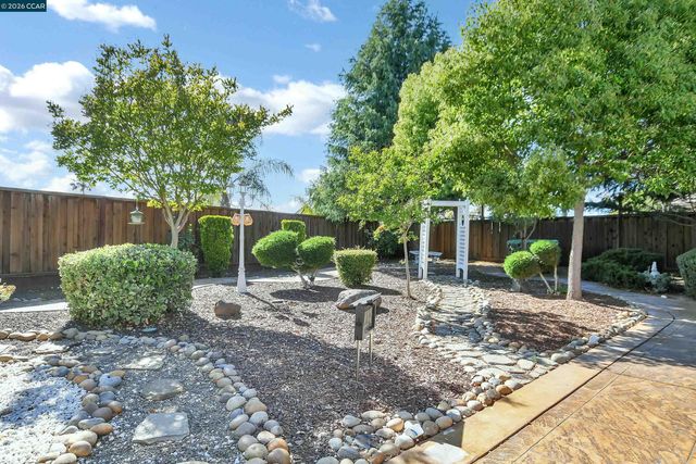 204 Chaps Ct, Oakley, CA 94561