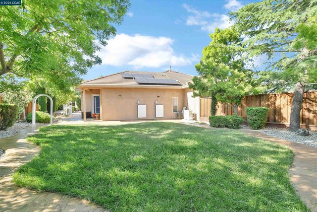 204 Chaps Ct, Oakley, CA 94561