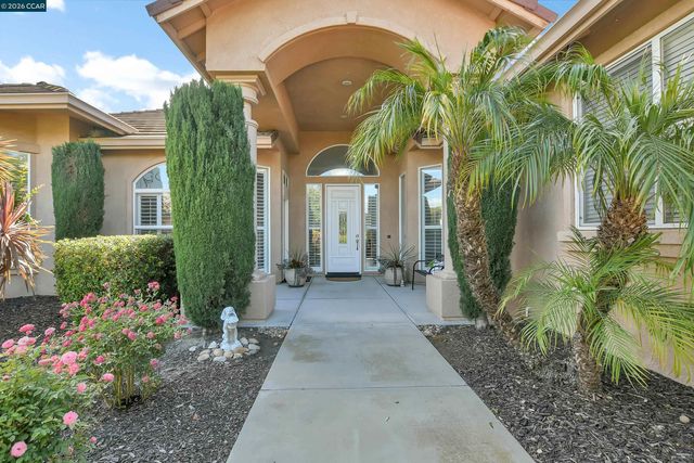 204 Chaps Ct, Oakley, CA 94561