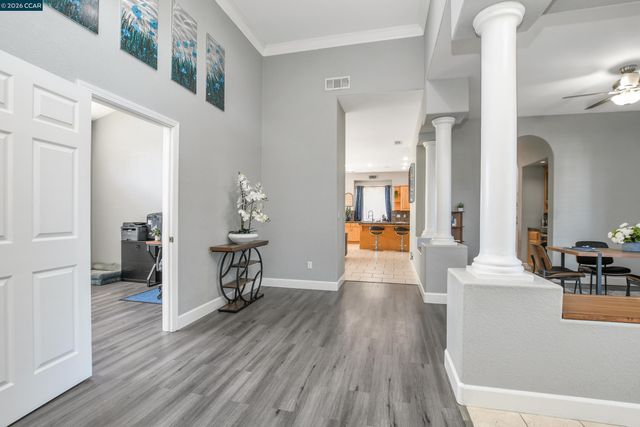 204 Chaps Ct, Oakley, CA 94561