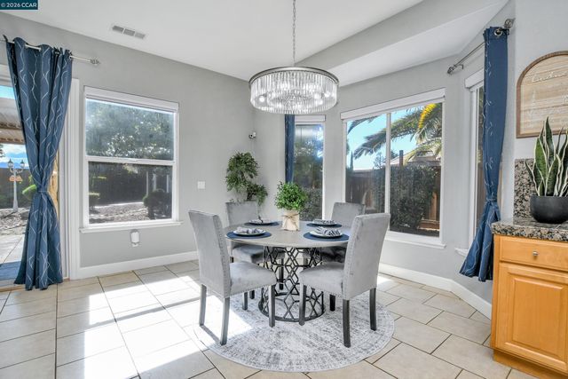 204 Chaps Ct, Oakley, CA 94561