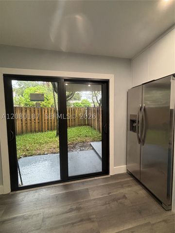 453 NE 210th Ter, Miami, FL 33179