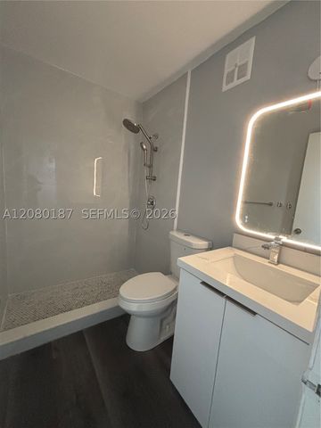 453 NE 210th Ter, Miami, FL 33179