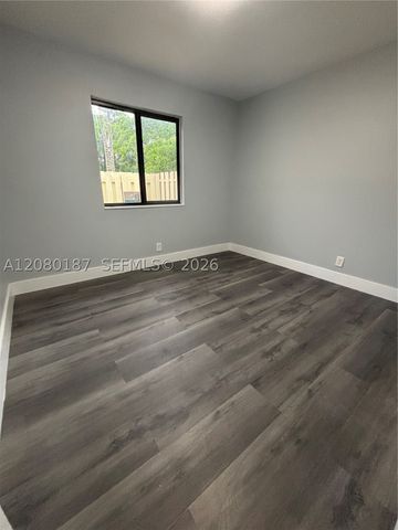 453 NE 210th Ter, Miami, FL 33179