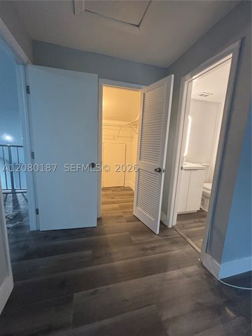 453 NE 210th Ter, Miami, FL 33179