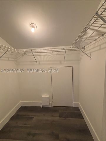 453 NE 210th Ter, Miami, FL 33179