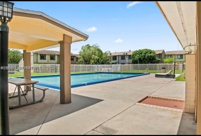 453 NE 210th Ter, Miami, FL 33179