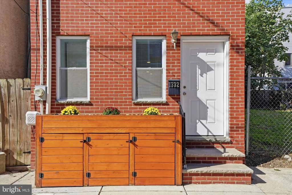 1332 S COLORADO ST, Philadelphia, PA 19146