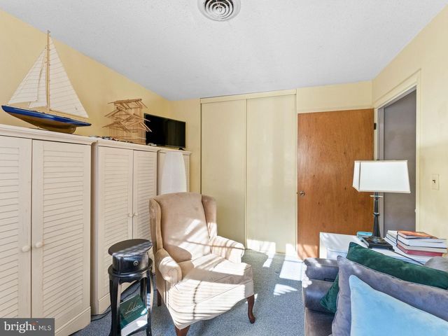 207 LEXINGTON DR, Little Egg Harbor Twp, NJ 08087