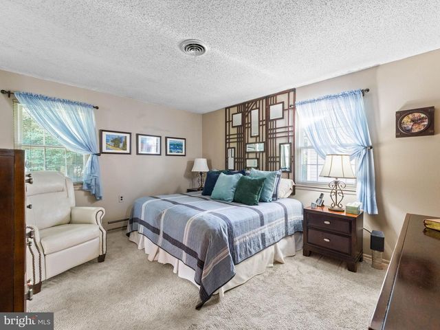 207 LEXINGTON DR, Little Egg Harbor Twp, NJ 08087