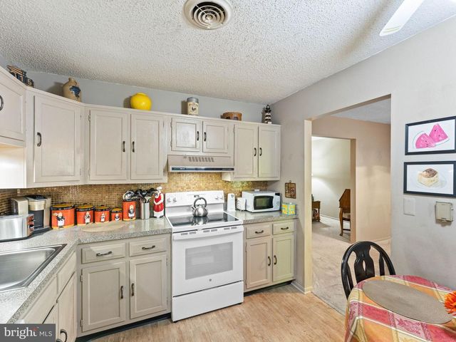 207 LEXINGTON DR, Little Egg Harbor Twp, NJ 08087