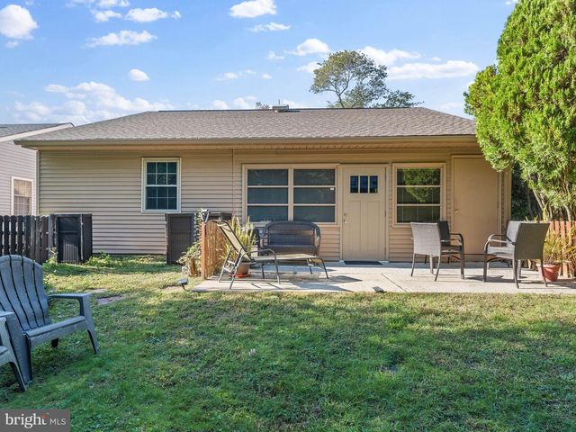 207 LEXINGTON DR, Little Egg Harbor Twp, NJ 08087