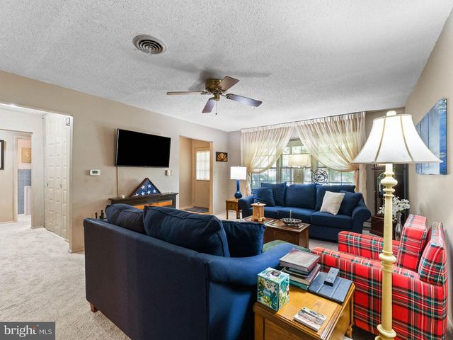 207 LEXINGTON DR, Little Egg Harbor Twp, NJ 08087
