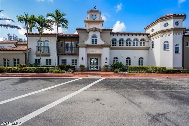 3833 Huelva CT, Naples, FL 34109