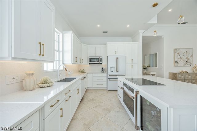 3833 Huelva CT, Naples, FL 34109