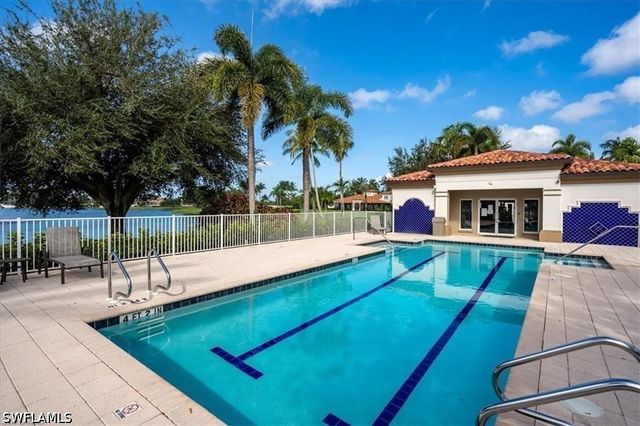 3833 Huelva CT, Naples, FL 34109
