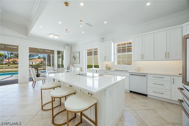 3833 Huelva CT, Naples, FL 34109