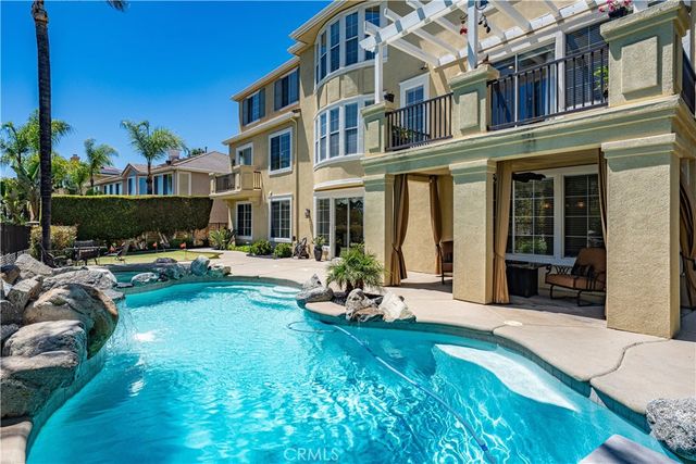 2560 Galicia, La Verne, CA 91750