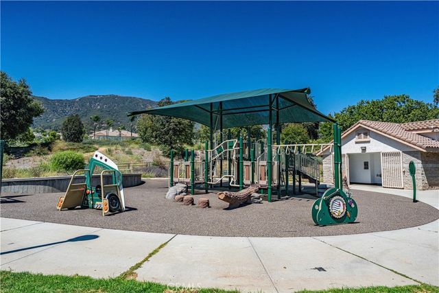 2560 Galicia, La Verne, CA 91750