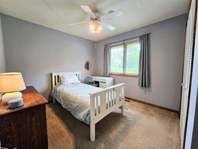 6090 Chatsworth Drive, Rockford, IL 61109