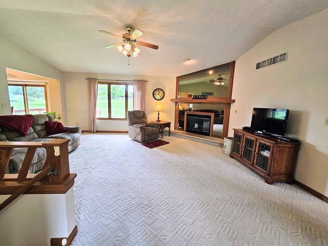 6090 Chatsworth Drive, Rockford, IL 61109