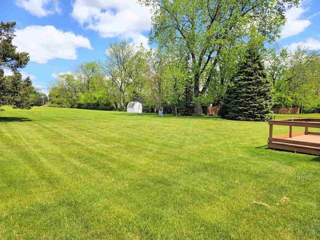6090 Chatsworth Drive, Rockford, IL 61109