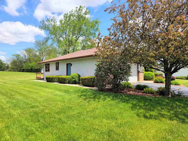 6090 Chatsworth Drive, Rockford, IL 61109