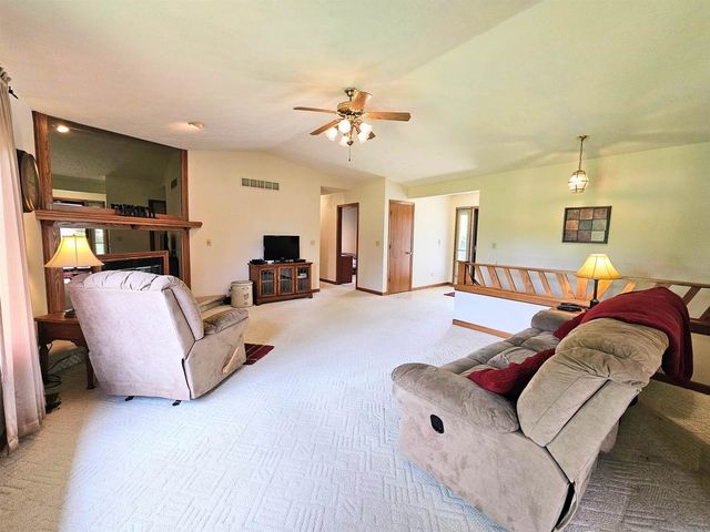 6090 Chatsworth Drive, Rockford, IL 61109