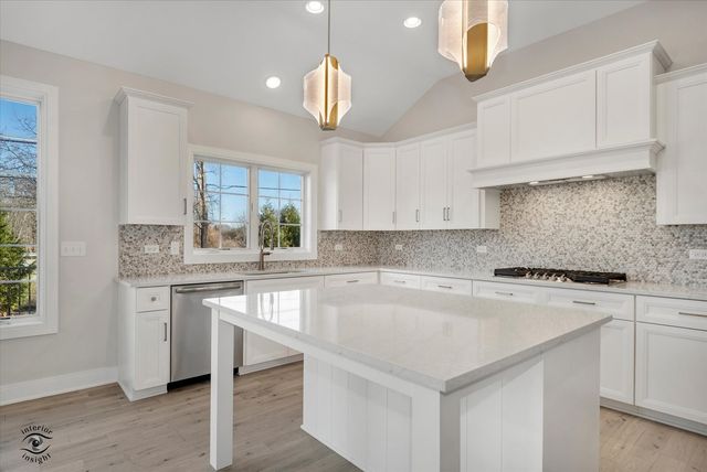 20336 Mackinac Point Drive, Frankfort, IL 60423