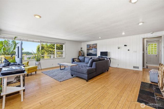 903 S 9th Street, Mount Vernon, WA 98274