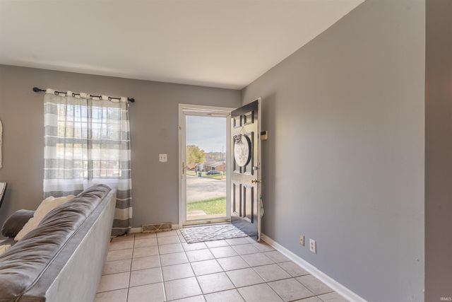 5200 Westchester Drive, Evansville, IN 47720