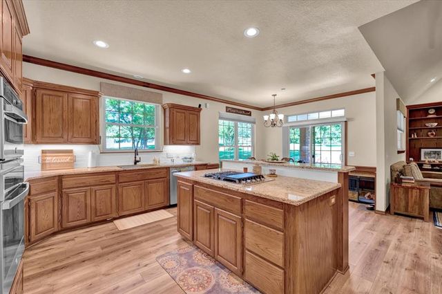 10512 Highview Drive, Oklahoma City, OK 73151