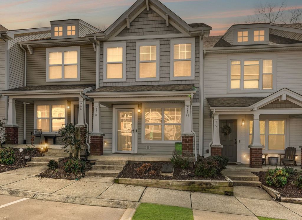 710 Flintlock Ct, Nashville, TN 37217