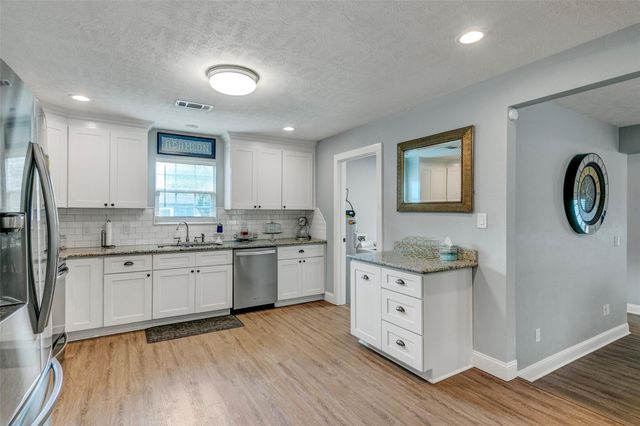 15410 San Jacinto Street, Hamshire, TX 77622