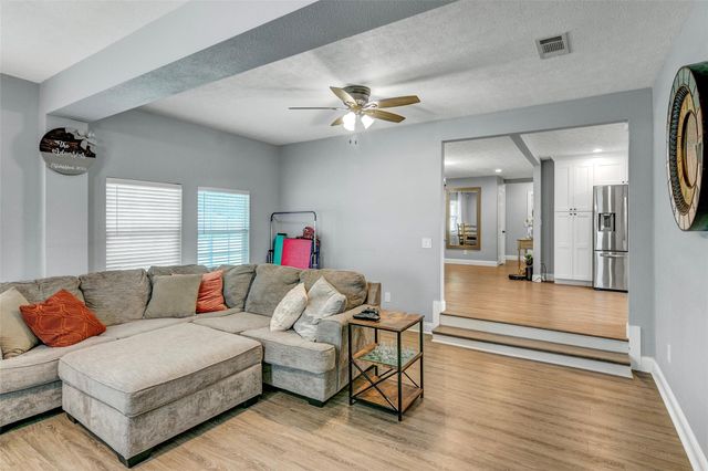 15410 San Jacinto Street, Hamshire, TX 77622