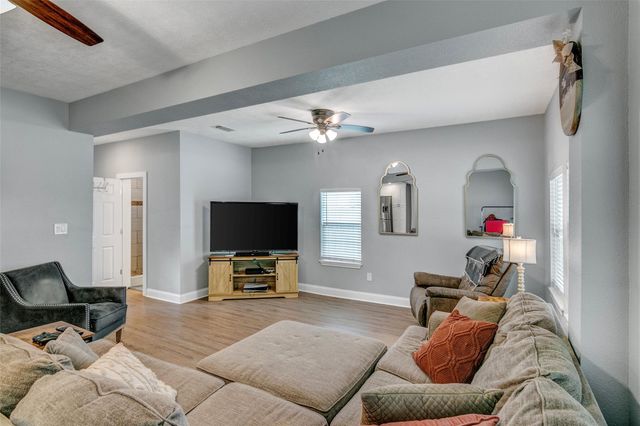15410 San Jacinto Street, Hamshire, TX 77622