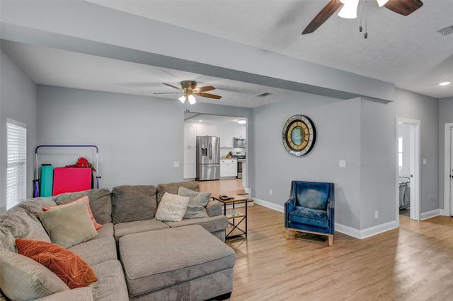 15410 San Jacinto Street, Hamshire, TX 77622