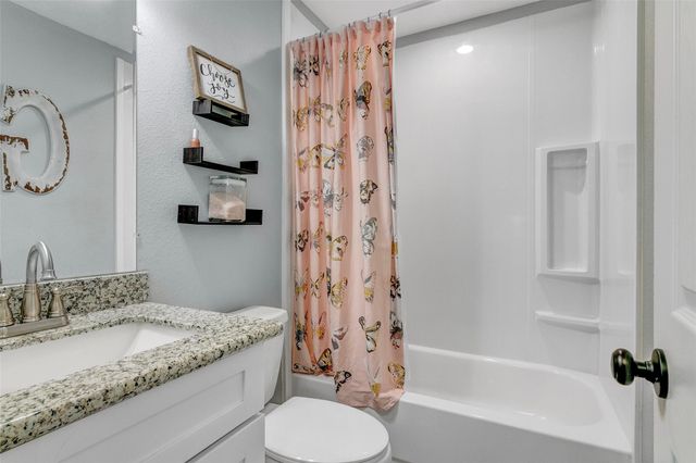 15410 San Jacinto Street, Hamshire, TX 77622