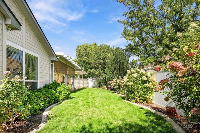 3026 N Lochsa Ave, Meridian, ID 83646