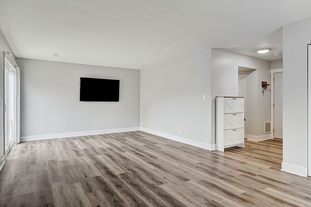 4721 Huntington Boulevard, Hoffman Estates, IL 60192