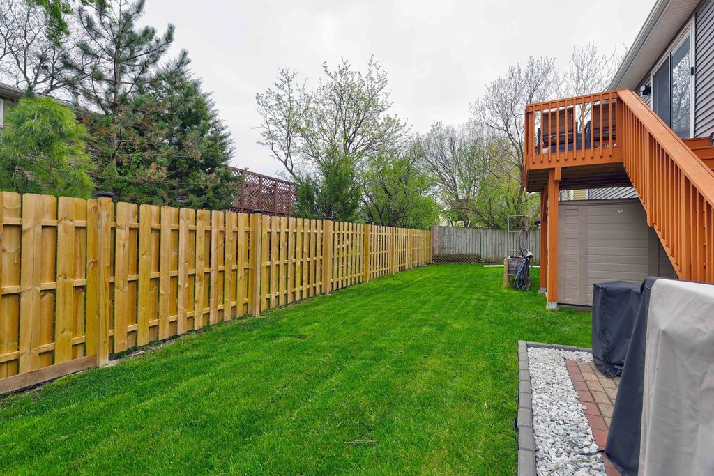 Image 33 of property listing at 4721 Huntington Boulevard, Hoffman Estates, IL 60192