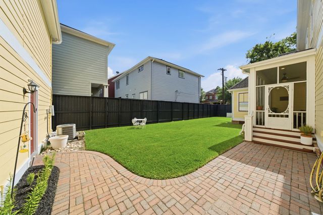 514 W 16th Street, Houston, TX 77008