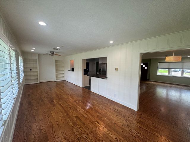 4022 Drummond Street, Houston, TX 77025