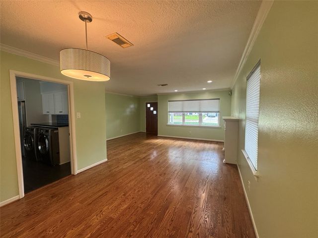 4022 Drummond Street, Houston, TX 77025