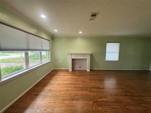 4022 Drummond Street, Houston, TX 77025