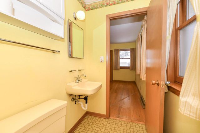 6124 W Spokane STREET, Milwaukee, WI 53223