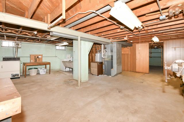 6124 W Spokane STREET, Milwaukee, WI 53223