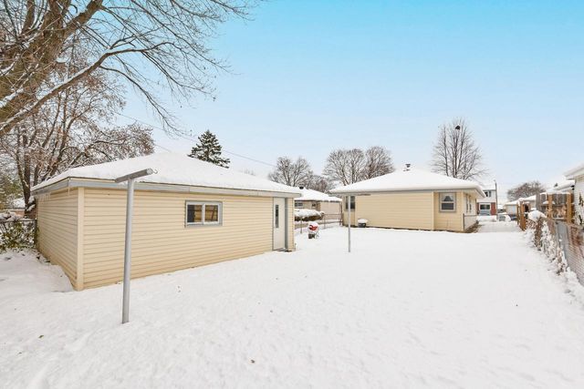 6124 W Spokane STREET, Milwaukee, WI 53223