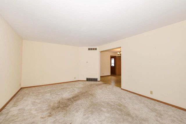 6124 W Spokane STREET, Milwaukee, WI 53223